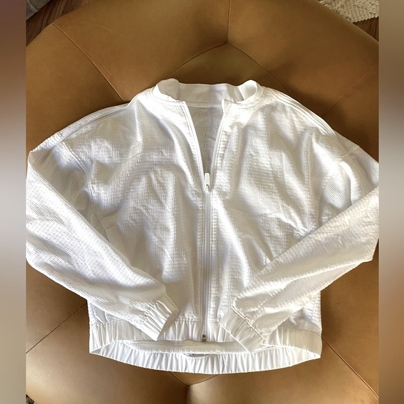 Lululemon Pack Light Bomber Jacket White Packable Zip Up Ventilated Size 4 - Picture 1 of 10